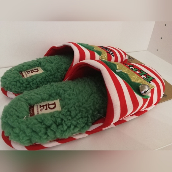 🆕 women's size 7-8 Christmas memory foam comfort elf red striped slippers - Picture 3 of 5
